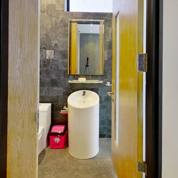 Property image - gallery 9