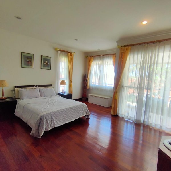 Property image - gallery 17