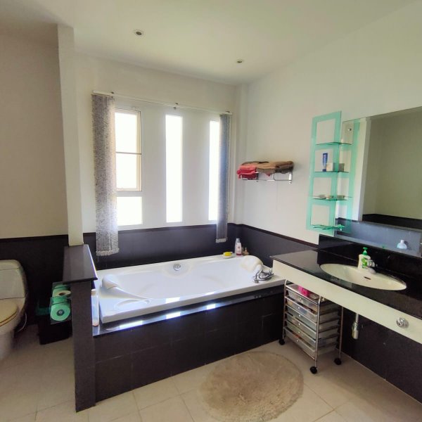 Property image - gallery 10