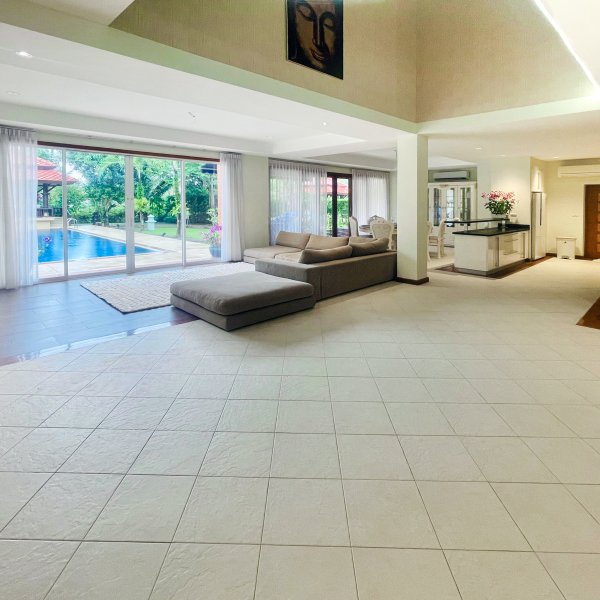 Property image - gallery 9